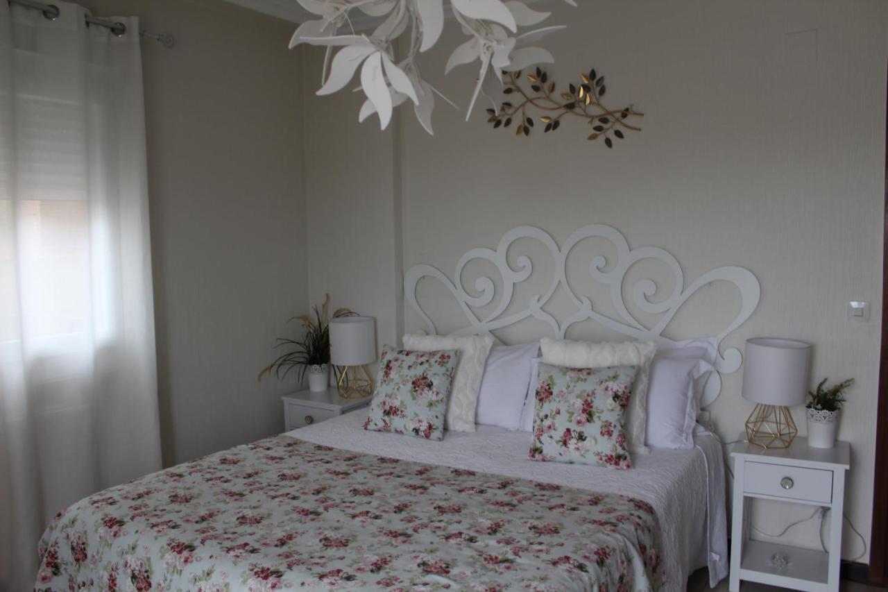 Apartamentos Oncemolinos Con Desayuno Консуэгра Экстерьер фото