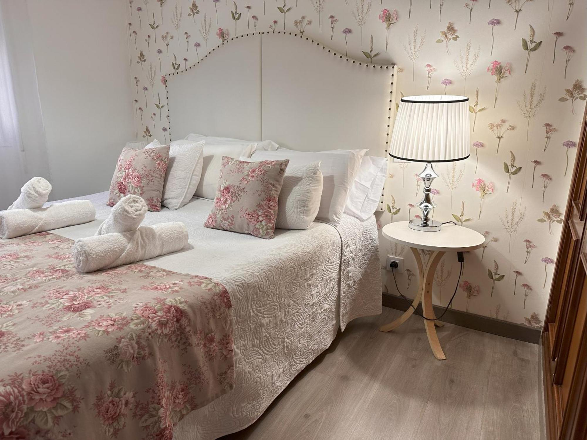 Apartamentos Oncemolinos Con Desayuno Консуэгра Экстерьер фото