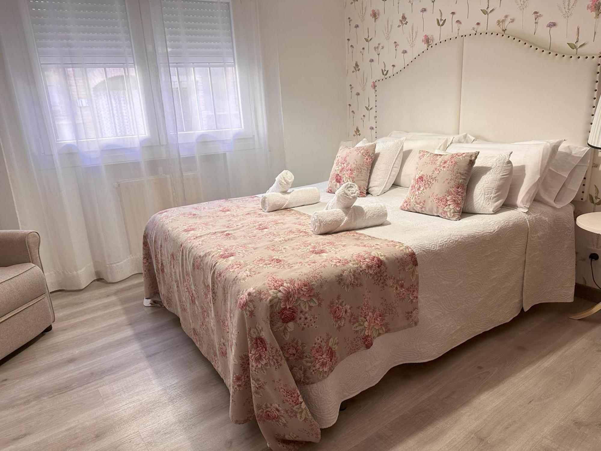 Apartamentos Oncemolinos Con Desayuno Консуэгра Экстерьер фото