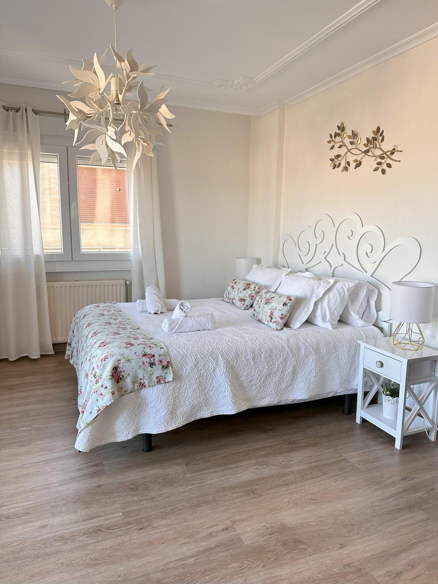 Apartamentos Oncemolinos Con Desayuno Консуэгра Экстерьер фото